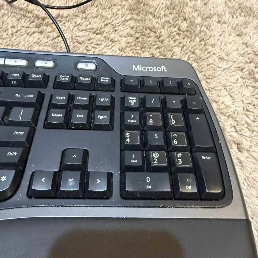 Microsoft Natural Ergonomic Keyboard 4000 v1.0 Wired USB KU-0462 w/ Wrist Rest